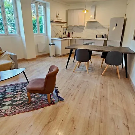 Dans Maison Basque Avec Jardin